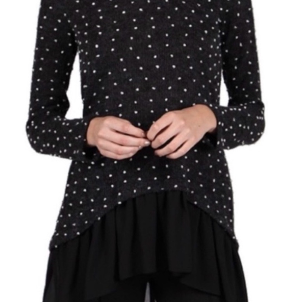 A'Reve Black and White Textured Sweater